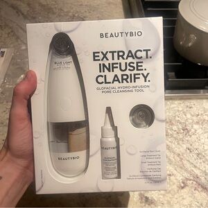 GLOfacial Hydro-Infusion Pore Cleansing + Blue LED Clarifying Tool